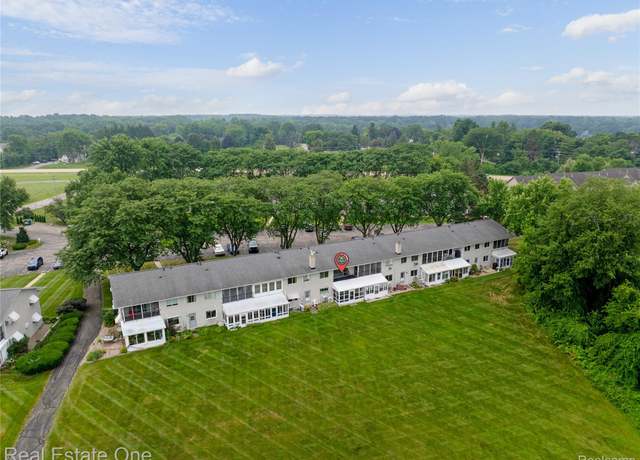Property at 5980 Alan Dr #6, Brighton, MI 48116, 2 beds, 1.5 baths