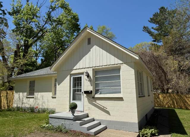 Property at 1593 Henry St, Muskegon, MI 49441, 3 beds, 1 bath