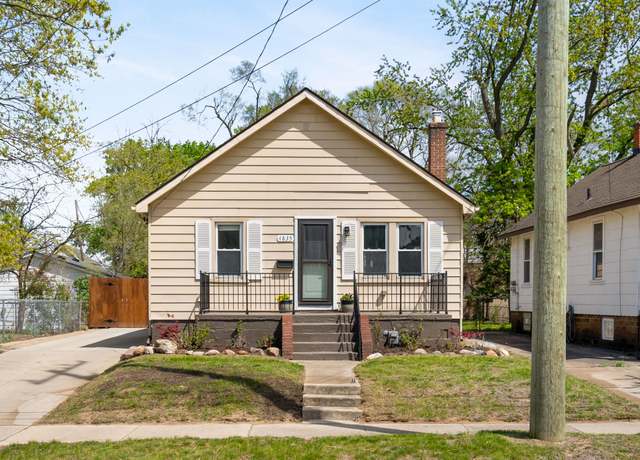 Property at 4835 Woodward St, Wayne, MI 48184, 3 beds, 1 bath