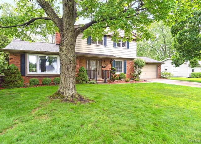 Property at 11217 Woodbridge Dr, Grand Blanc, MI 48439, 4 beds, 1.5 baths