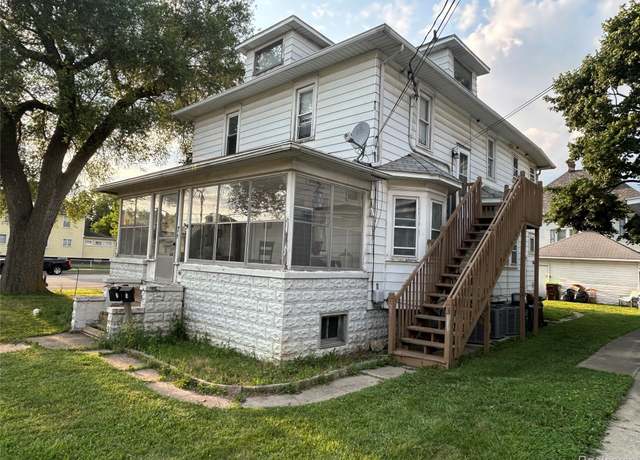 Property at 7 E Noble Ave, Monroe, MI 48162, 4 beds, 3 baths