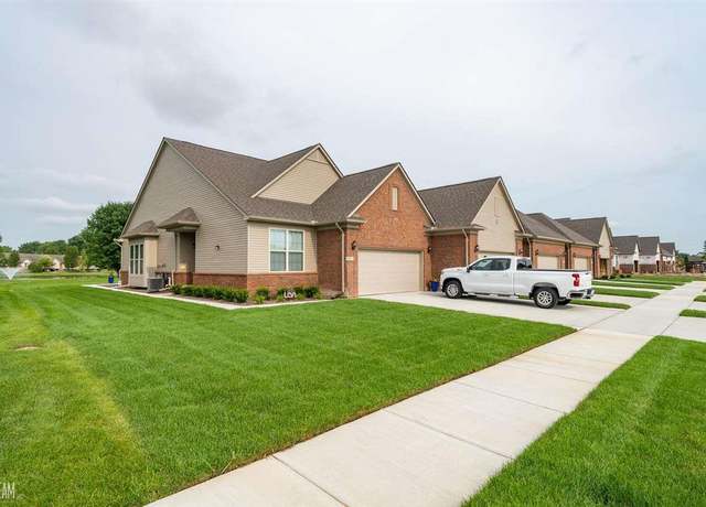 Property at 48323 Whittington Dr, Chesterfield Township, MI 48047, 2 beds, 2 baths
