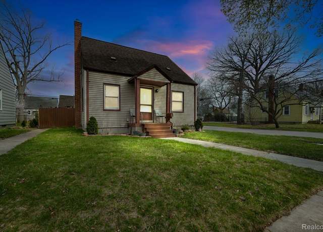 Property at 3260 Kenwood St, Ferndale, MI 48220, 3 beds, 1.5 baths