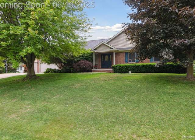 Property at 16486 W Horseshoe Trl, Linden, MI 48451, 3 beds, 3.5 baths