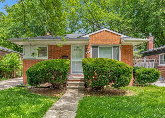 Property at 30030 Glenwood St, Dearborn Heights, MI 48141, 3 beds, 1 bath