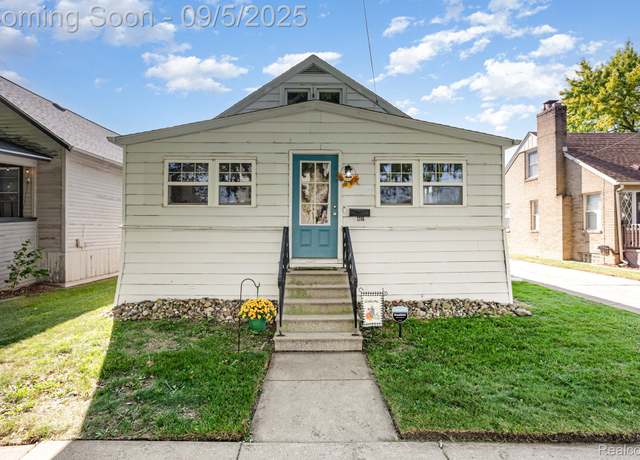 Property at 1206 S Farragut St, Bay City, MI 48708, 3 beds, 1 bath