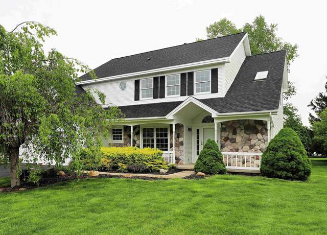 Property at 4116 Split Rail Dr, Fenton Charter Township, MI 48430, 4 beds, 2.5 baths