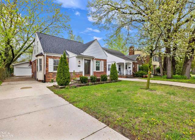 Property at 1432 Vernier Dr, Grosse Pointe Woods, MI 48236, 3 beds, 2.5 baths