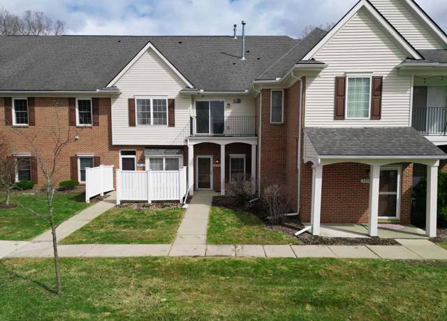 Property at 2858 Cottonwood Dr Unit B, Waterford, MI 48328, 2 beds, 2 baths