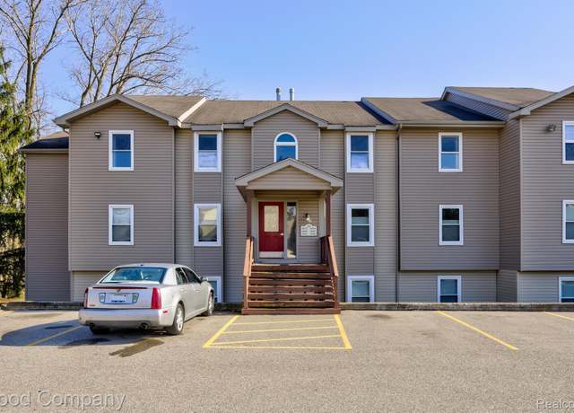 Property at 4910 Harbor Point Dr #3, Waterford Charter Township, MI 48329, 3 beds, 2 baths