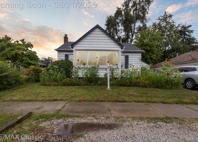 Property at 18543 Farmington Rd, Livonia, MI 48152, 2 beds, 1 bath