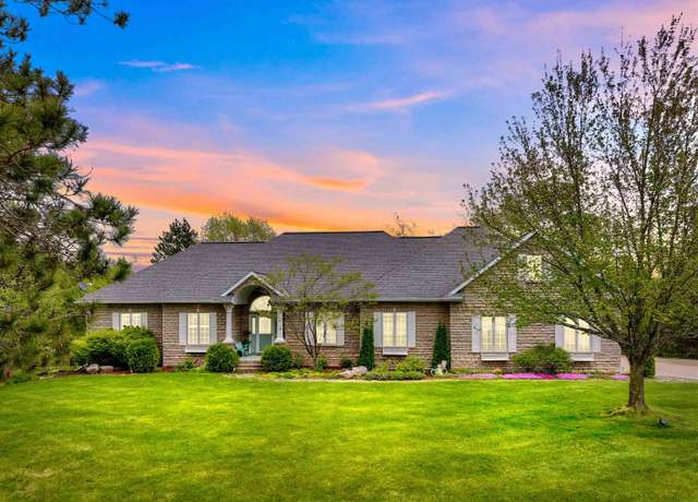 Property at 8575 Stardust Cir, Cadillac, MI 49601, 7 beds, 2.5 baths