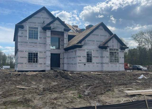 Property at 24018 Sawgrass Dr, Macomb, MI 48042, 4 beds, 2.5 baths