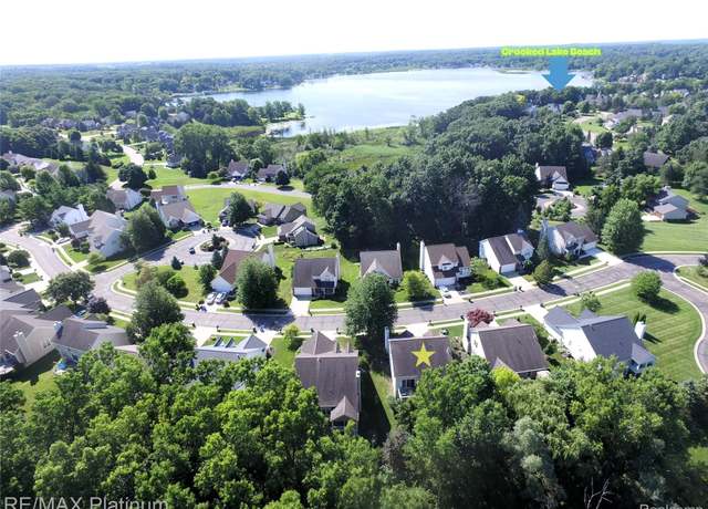 Property at 5089 Northfield Dr, Howell, MI 48843, 3 beds, 3.5 baths
