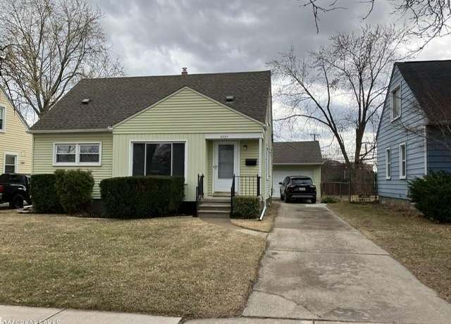 Property at 3727 Normandy St, Royal Oak, MI 48073, 4 beds, 1 bath