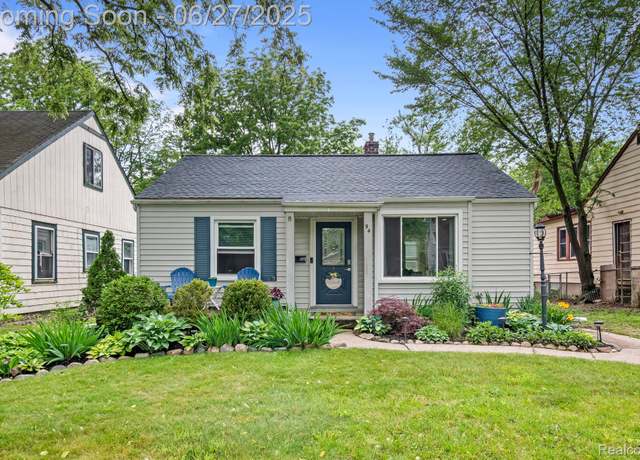 Property at 94 S Tilden Ave, Waterford, MI 48328, 2 beds, 1 bath