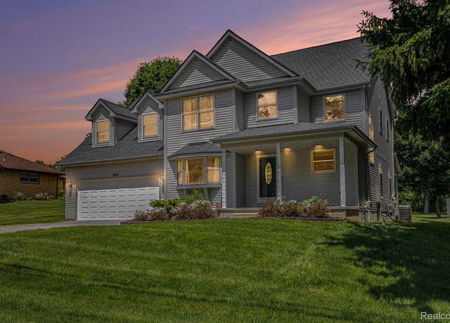Property at 3074 Woodcrest Rd, Rochester Hills, MI 48309, 4 beds, 3 baths