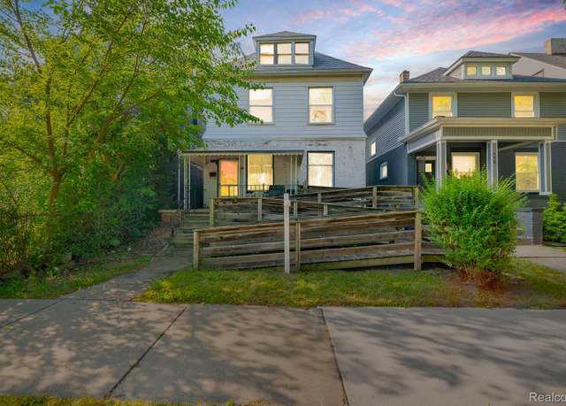 Property at 427 Melbourne St, Detroit, MI 48202, 3 beds, 2 baths