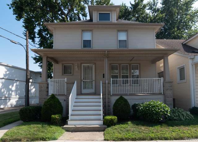 Property at 113 Bondie St, Wyandotte, MI 48192, 3 beds, 1 bath