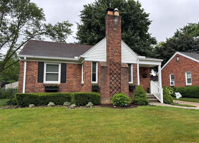 Property at 2329 Earlmont Rd, Berkley, MI 48072, 3 beds, 2 baths