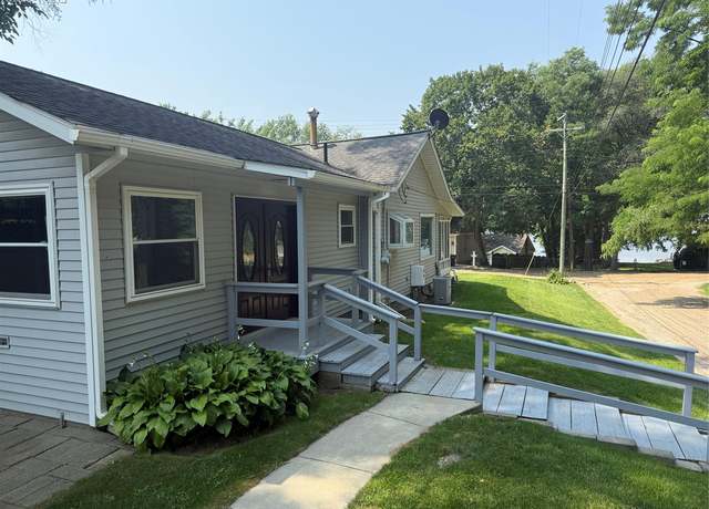 Property at 5905 Fonda Lake Dr, Brighton, MI 48116, 2 beds, 1 bath