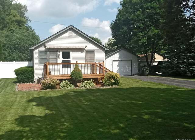 Property at 3923 Donley Ave, Rochester Hills, MI 48309, 2 beds, 1 bath
