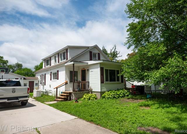Property at 3427 Elk St, Port Huron, MI 48060, 4 beds, 1.5 baths