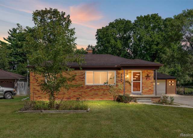 Property at 2396 Crane St, Waterford Charter Township, MI 48329, 3 beds, 2 baths