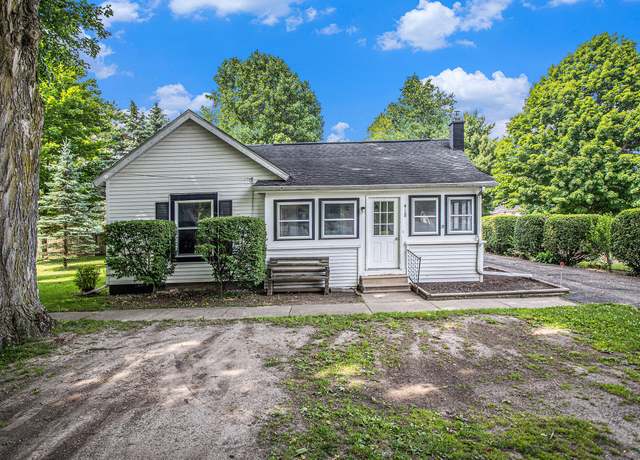 Property at 418 W North St, Tekonsha, MI 49092, 3 beds, 1 bath