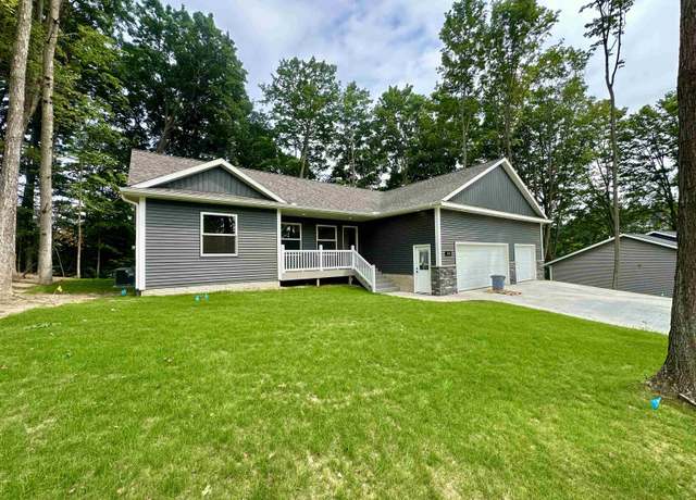 Property at 1004 Birmley Estates Dr, Traverse City, MI 49696, 3 beds, 2 baths