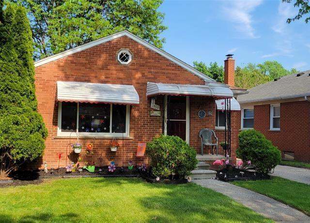 Property at 8468 Appleton St, Dearborn Heights, MI 48127, 3 beds, 2 baths