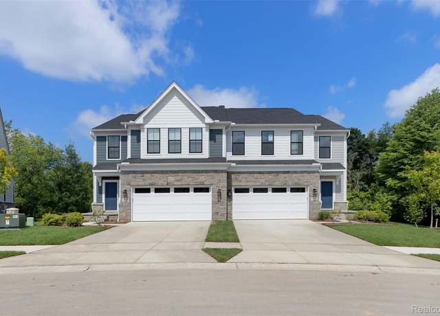 Property at 5332 Trail Vista Dr Dr, West Bloomfield, MI 48323, 3 beds, 2.5 baths