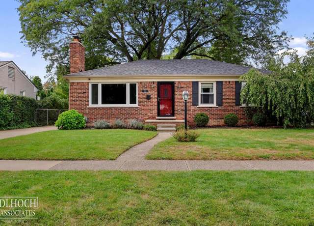 Property at 9815 Woodring St, Livonia, MI 48150, 3 beds, 1.5 baths