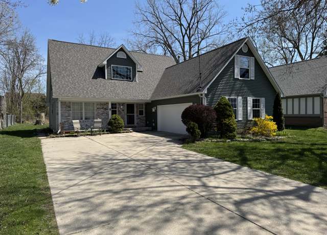 Property at 39266 Shoreline Dr, Harrison Township, MI 48045, 4 beds, 3.5 baths