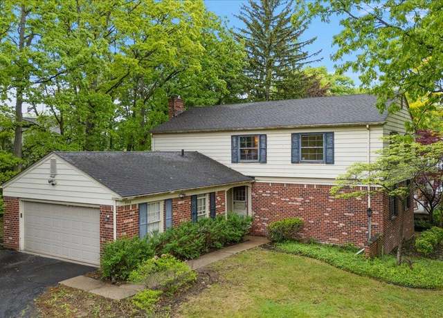 Property at 4948 Hardwoods Dr, West Bloomfield, MI 48323, 4 beds, 2.5 baths