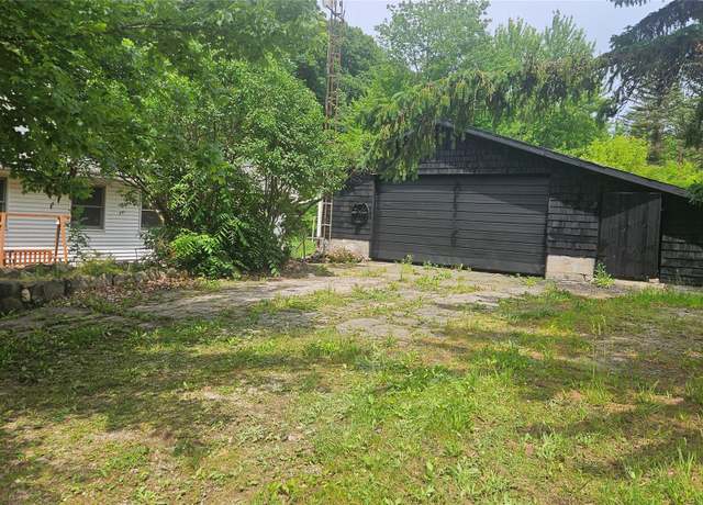 Property at 5820 Mack Rd, Howell, MI 48855, 3 beds, 1 bath