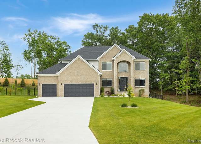 Property at 460 Lake Manitou Trl, Oxford, MI 48371, 4 beds, 3.5 baths