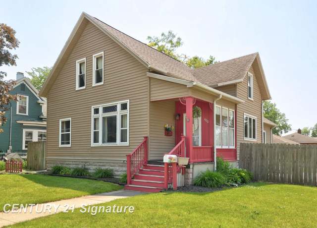 Property at 400 Woodside Ln, Bay City, MI 48708, 3 beds, 2 baths