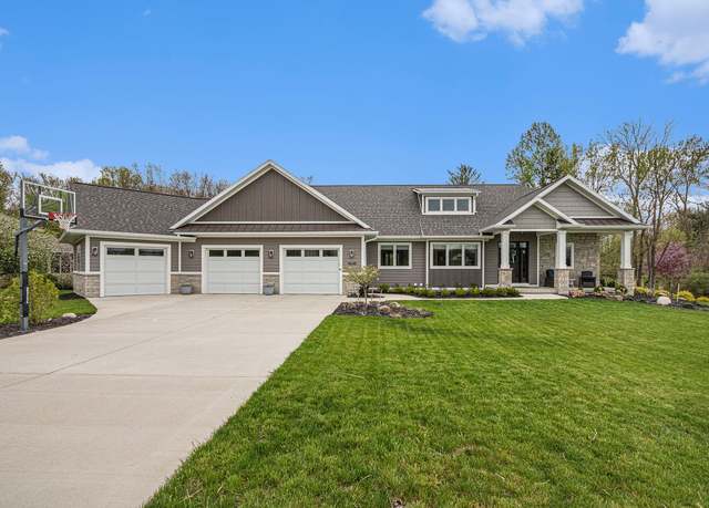 Property at 4638 Legend Trl, St Joseph, MI 49085, 5 beds, 3.5 baths