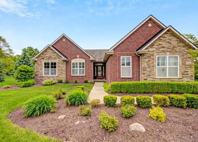 Property at 59649 Mallory Ln, South Lyon, MI 48178, 3 beds, 2.5 baths