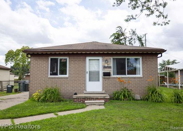 Property at 22730 Masonic Blvd, St Clair Shores, MI 48082, 4 beds, 1.5 baths