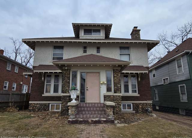 Property at 272 Cesar E Chavez Ave, Pontiac, MI 48342, 4 beds, 2 baths