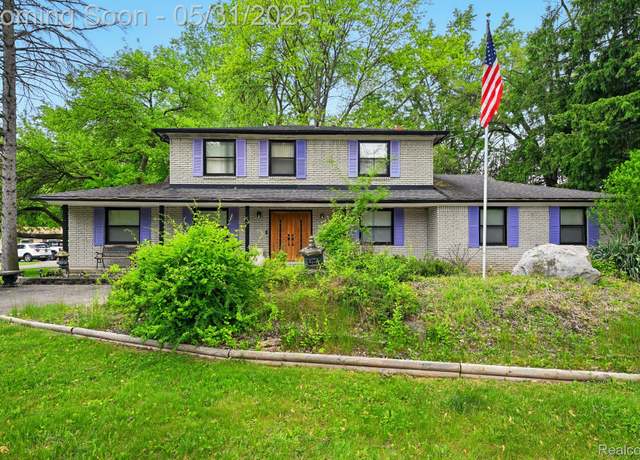 Property at 25226 Ingleside Dr, Southfield, MI 48033, 3 beds, 3 baths