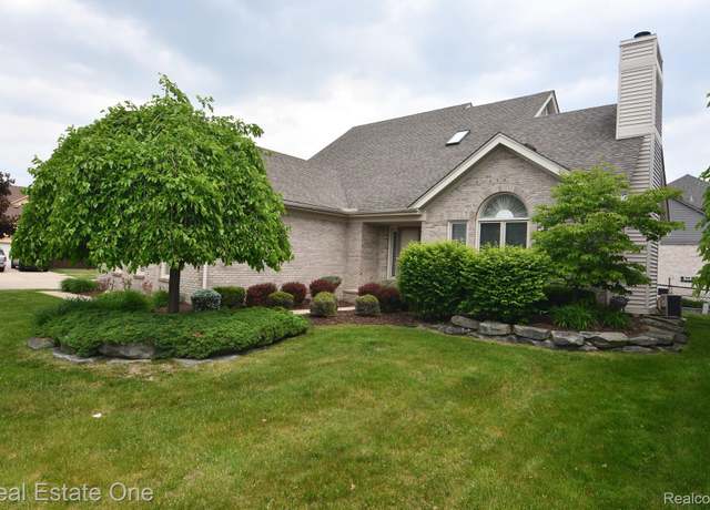 Property at 42388 Shulock Dr, Clinton Township, MI 48038, 4 beds, 2.5 baths