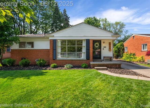 Property at 1014 Englewood Ave, Royal Oak, MI 48073, 3 beds, 1.5 baths