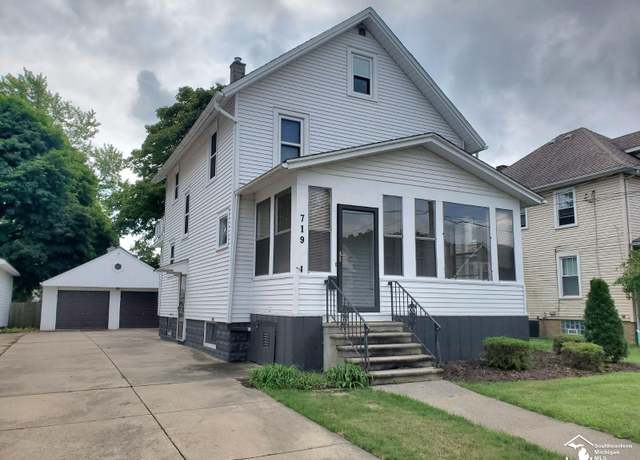 Property at 719 Custer St, Monroe, MI 48161, 3 beds, 2 baths