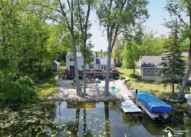 Property at 11963 Egan Hwy, Brooklyn, MI 49230, 5 beds, 3.5 baths