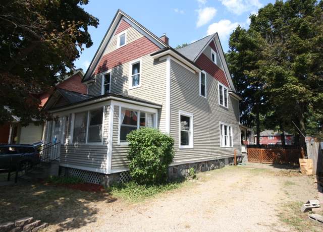 Property at 212 Rose Pl, Kalamazoo, MI 49001, 4 beds, 2 baths
