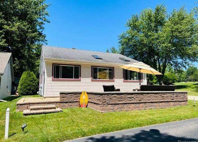 Property at 5935 Tower Dr, Manitou Beach, MI 49253, 3 beds, 1 bath