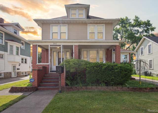 Property at 206 Arbor Ave, Monroe, MI 48162, 3 beds, 2 baths